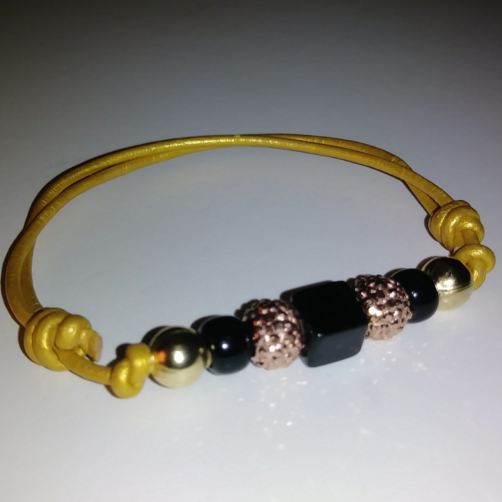 🆕Gold leather Bracelet NWOT